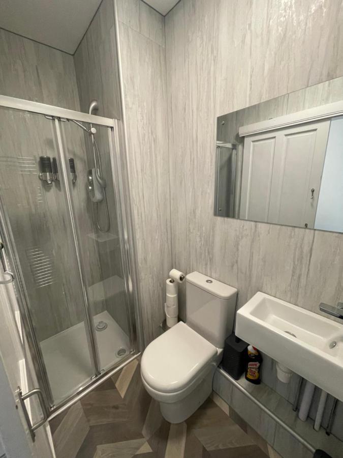 Crown Aros Beag, Ultra City Central 2 Bedroom Apartment With Free Parking Onsite Inverness Exterior photo